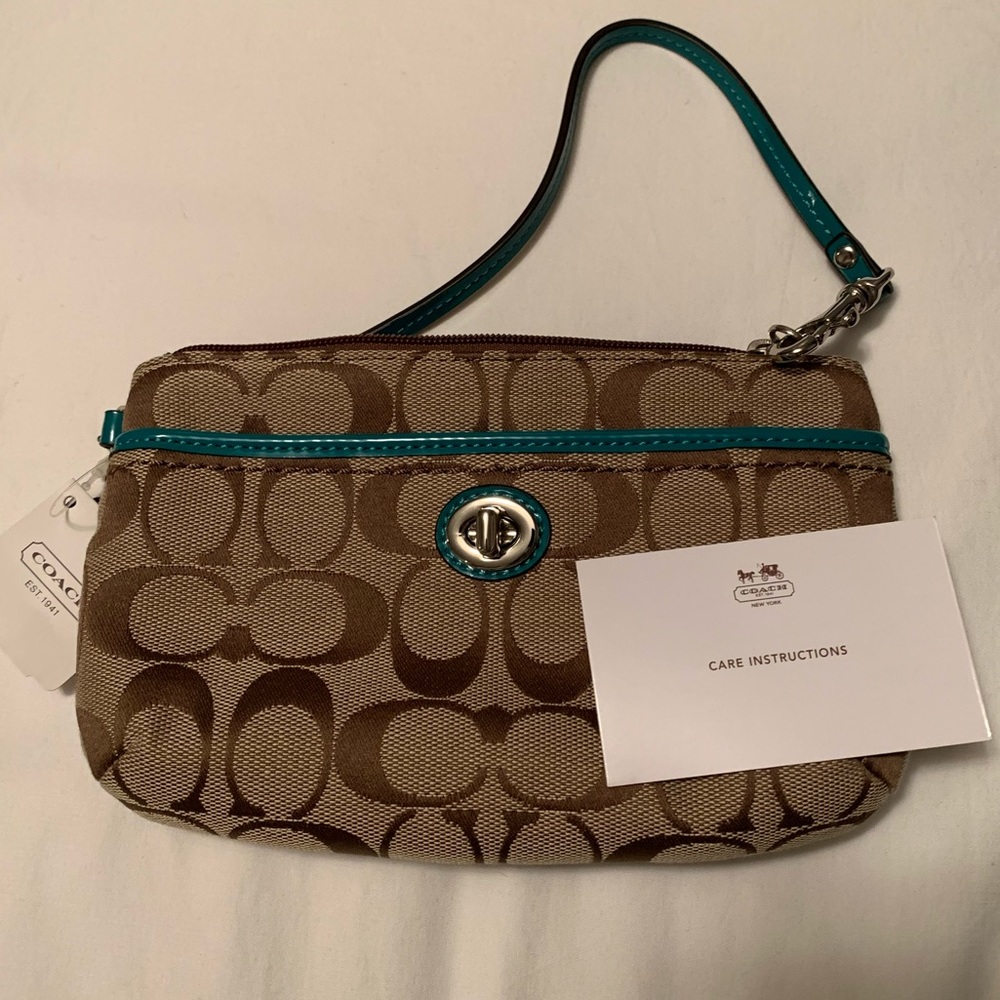 NWT Coach Signature Wristlet (Medium)